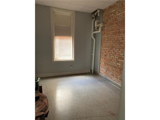 Building Photo - 57 11th Ave N