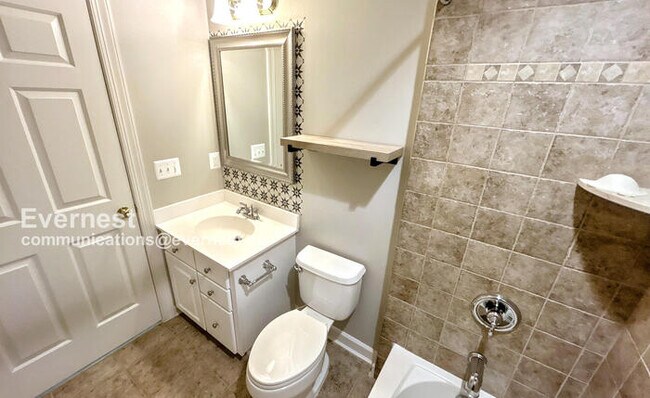 Building Photo - 1013 Dorthea Ct
