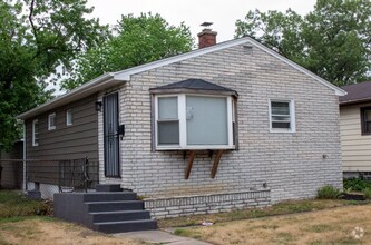 Building Photo - Gary West Side 4 Bed 2 Bath 2 Car Garage
