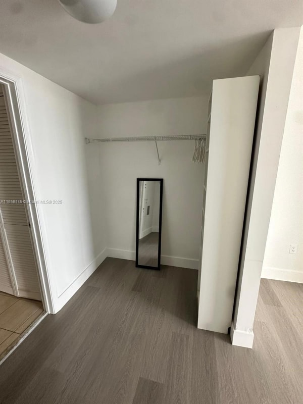 Building Photo - 1750 N Bayshore Dr