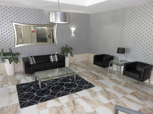 Building Photo - 1255 Collins Ave