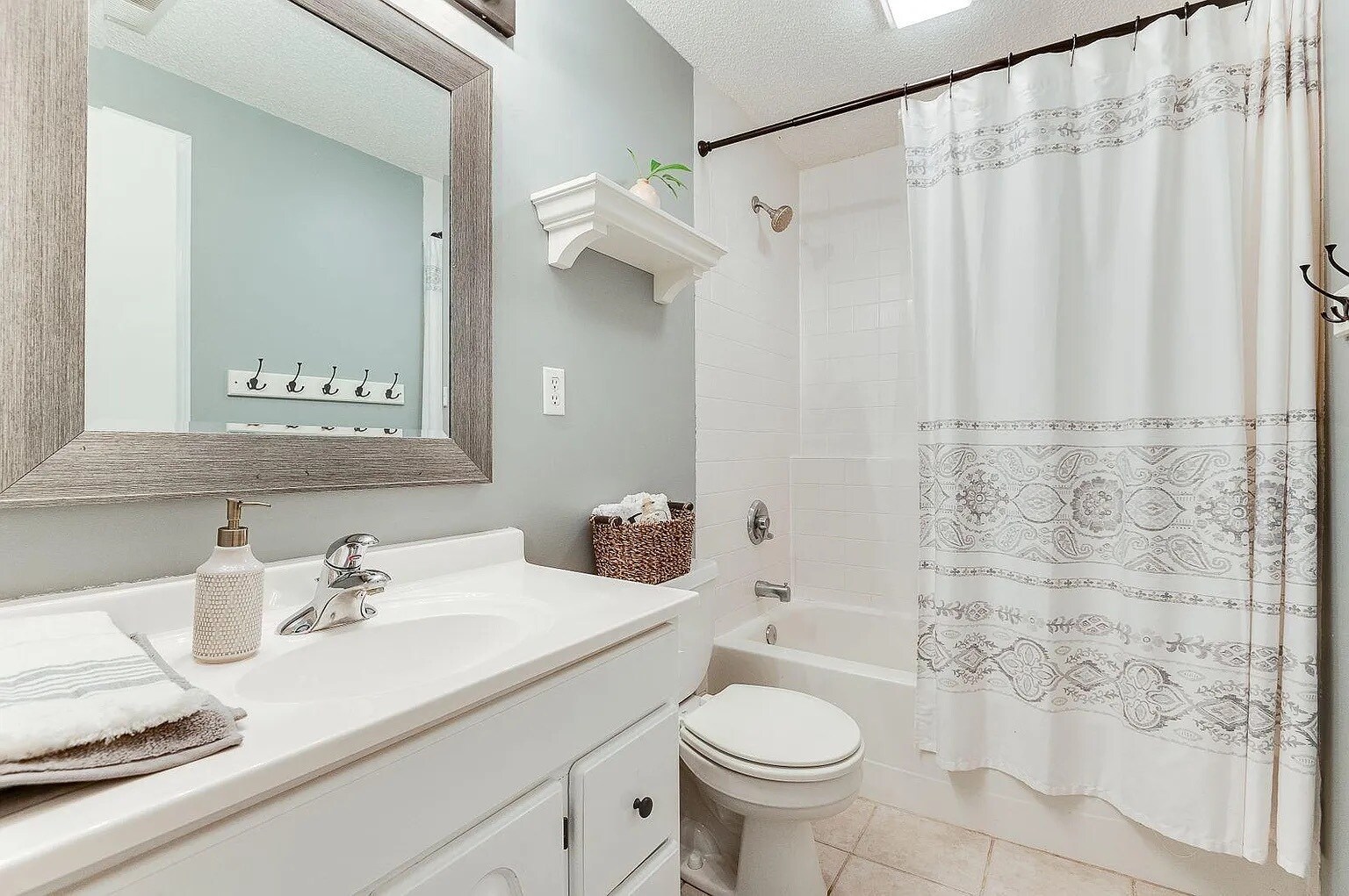 Building Photo - 13956 Brunswick Ave S