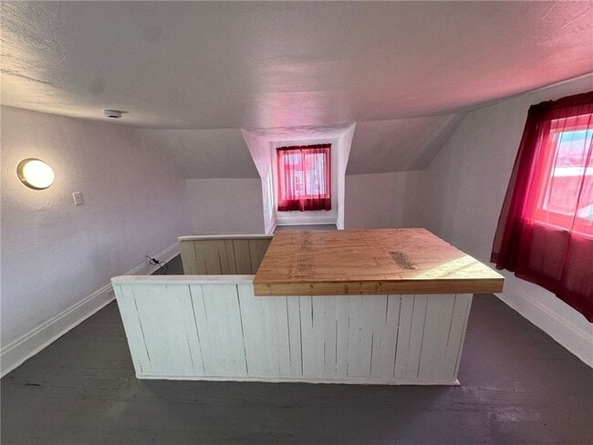 Building Photo - 311 Linden Ave