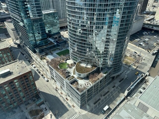 Building Photo - 512 N McClurg Ct
