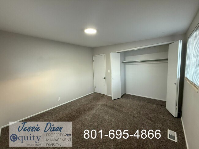 Building Photo - 364 Ann St