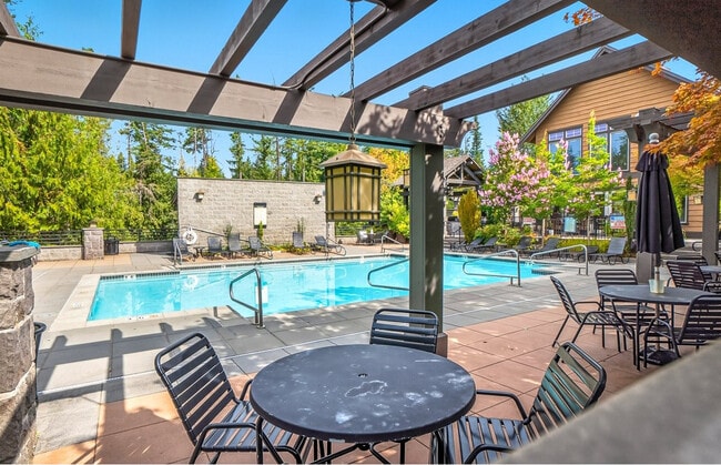 Building Photo - 619 SW Foresta Ter