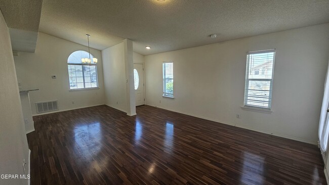 Building Photo - 12372 Tierra Canada Dr