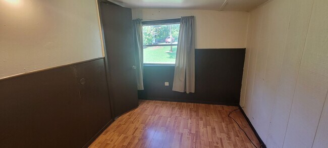 Building Photo - 1 Bed/1 Bath Mobile Home in Batesville