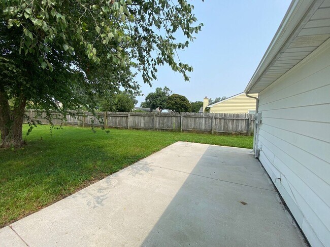 Building Photo - Charming 3-Bedroom Ranch !! "ASK ABOUT OUR...
