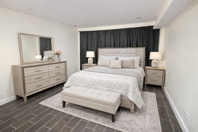 Building Photo - 2817 N Clybourn Ave