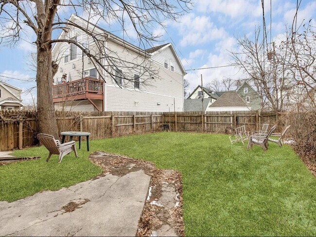 Building Photo - 2772 N Bremen St