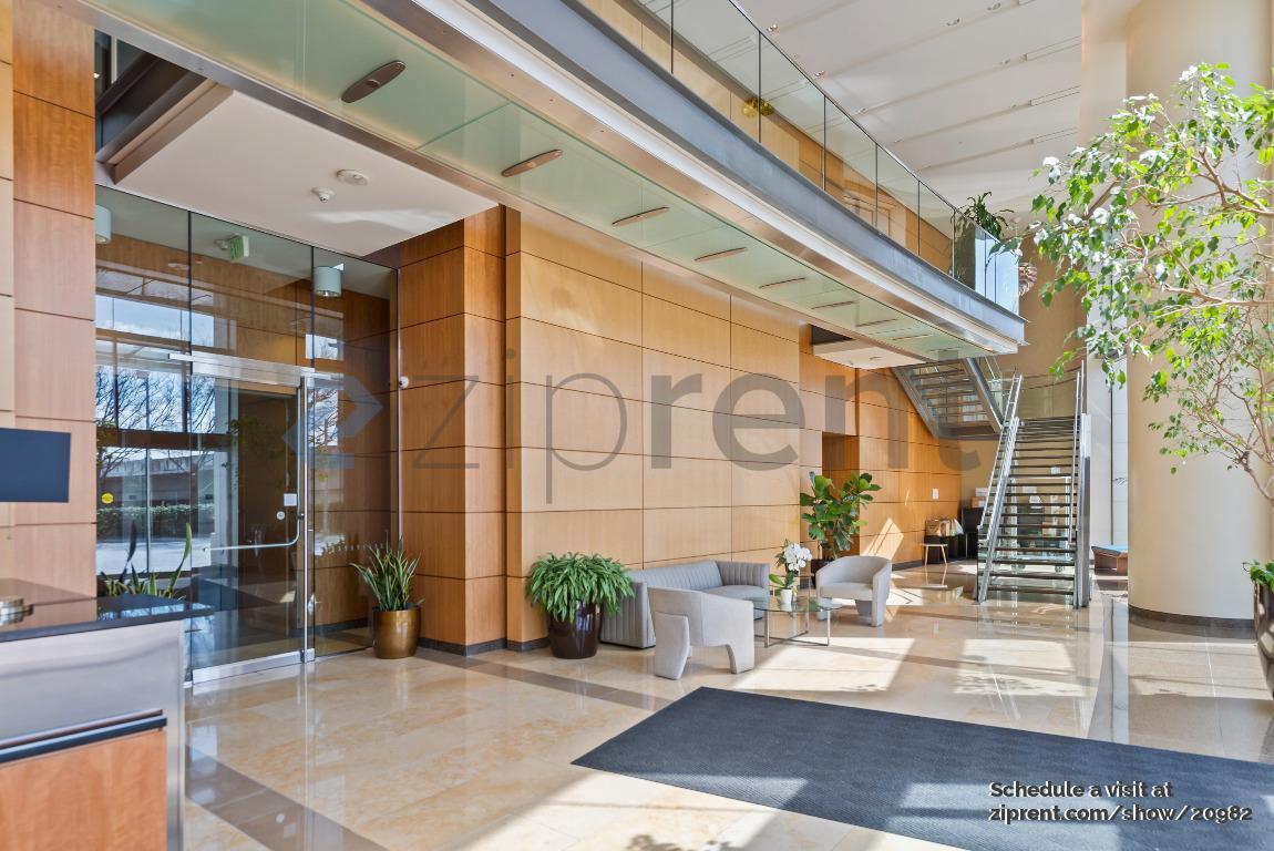 Building Photo - 425 1st St