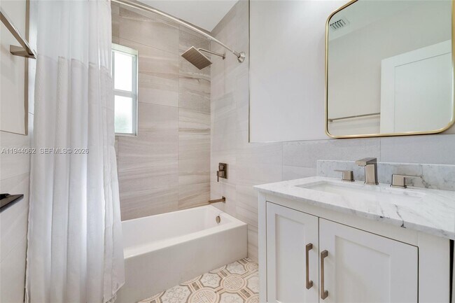 Building Photo - 6356 SW 14th St