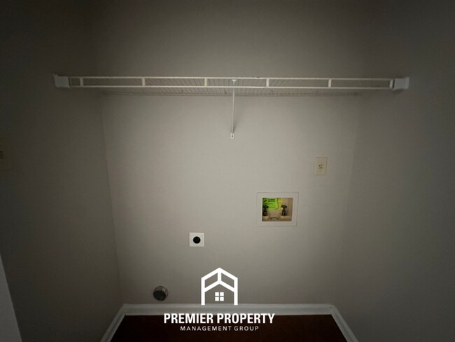 Building Photo - 3BR/2BA Cordova Rental with High Ceilings, Tile Kitchen Flooring & Fireplace