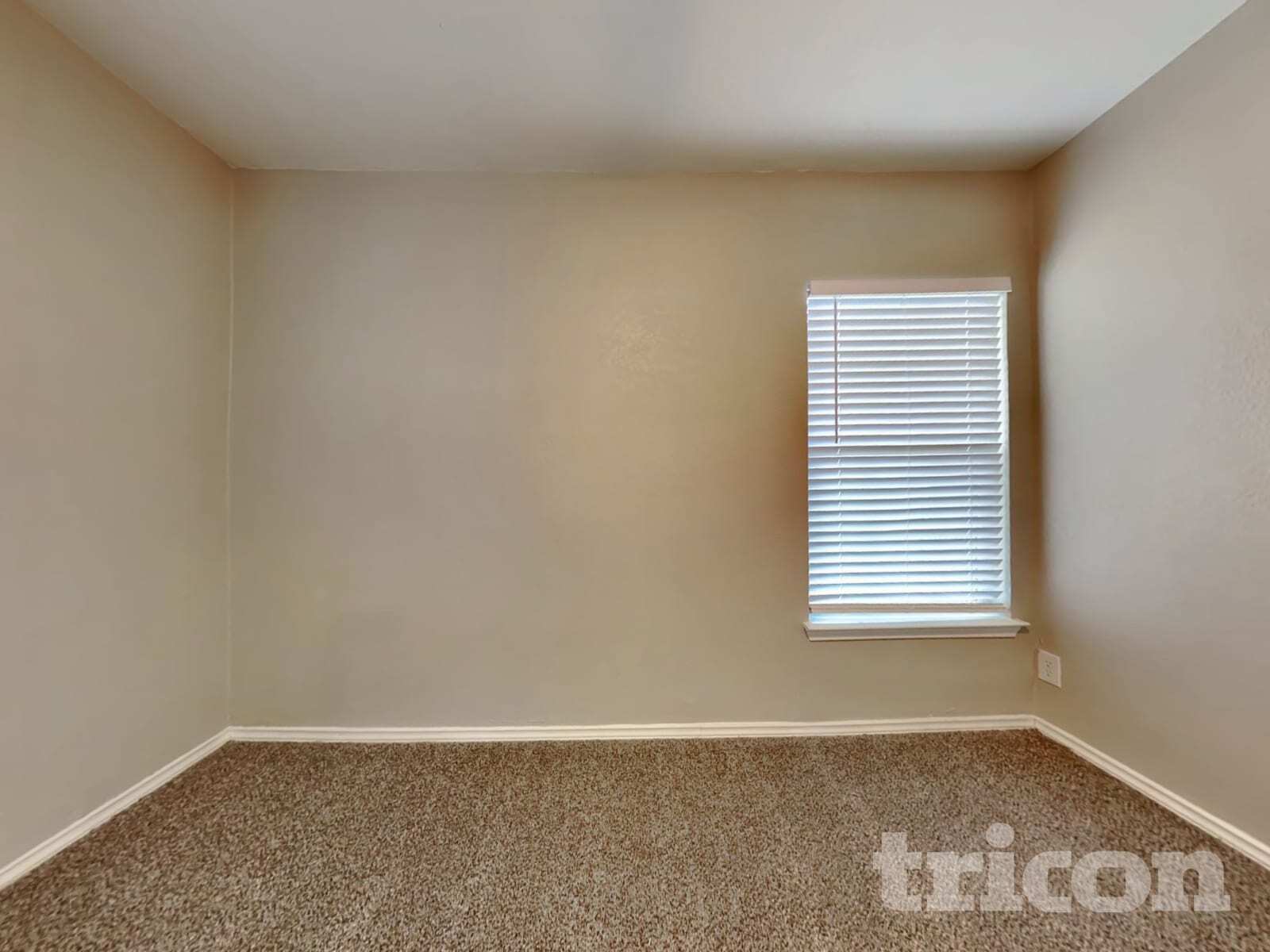 Building Photo - 706 Olney Dr