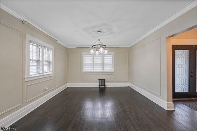 Building Photo - 656 Park Ave