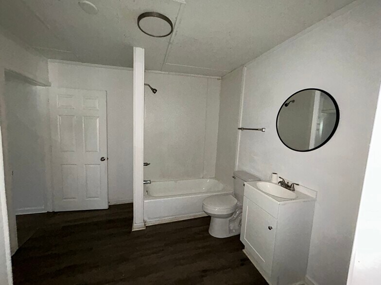 Building Photo - 2904 Garrison Ave SW