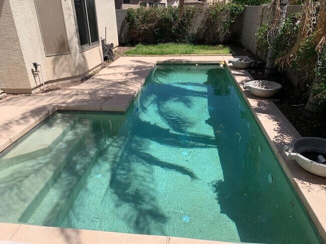 Building Photo - 14641 W Hearn Rd