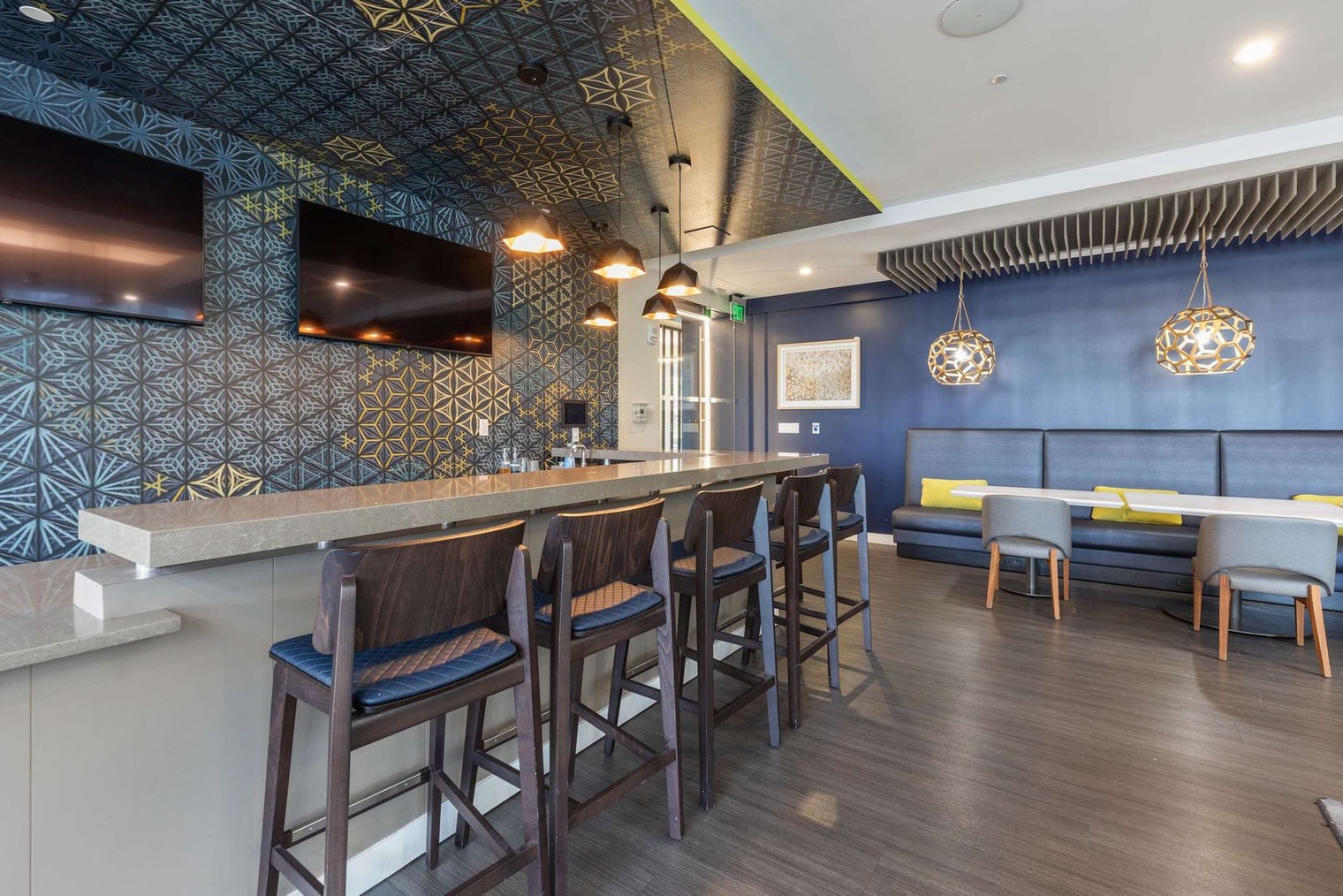 Building Photo - 505 Congress St