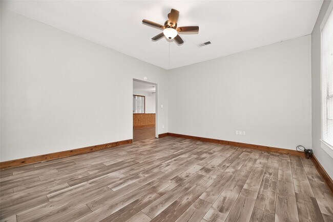 Building Photo - 1603 Blase Rd