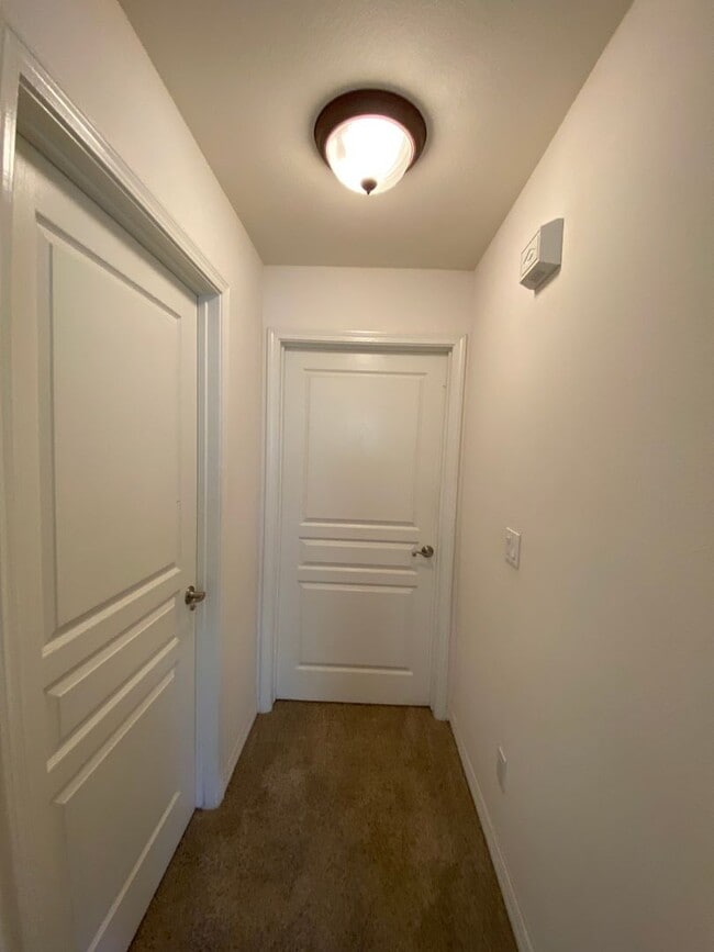 Building Photo - Beautiful Somerset Single Story Townhome N...