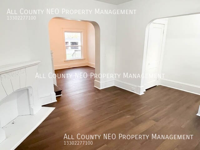 Building Photo - 3298 W 98th St