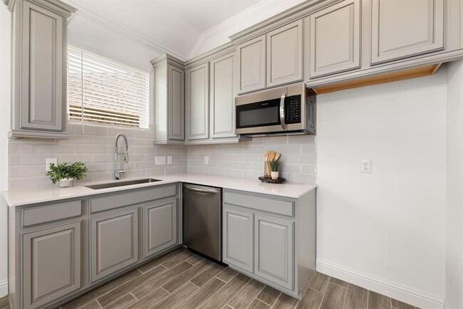 Building Photo - 6518 Fairway Gln Ln