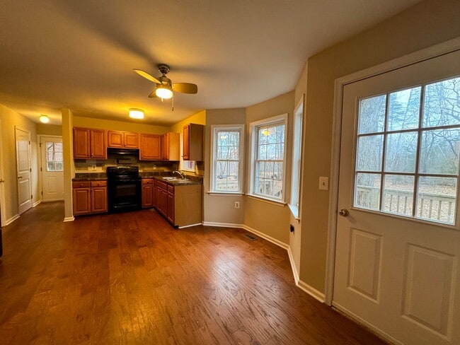 Building Photo - Beautiful Home in Campbell County