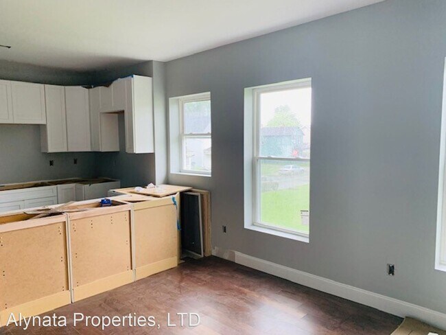 Building Photo - 85-87 E Innis Ave