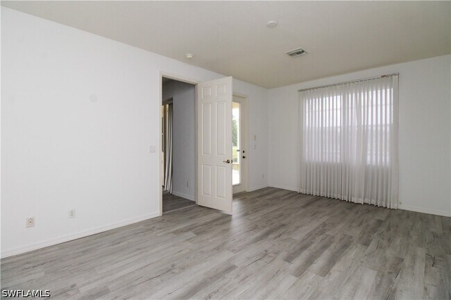 Building Photo - 3927 Aurora Ct