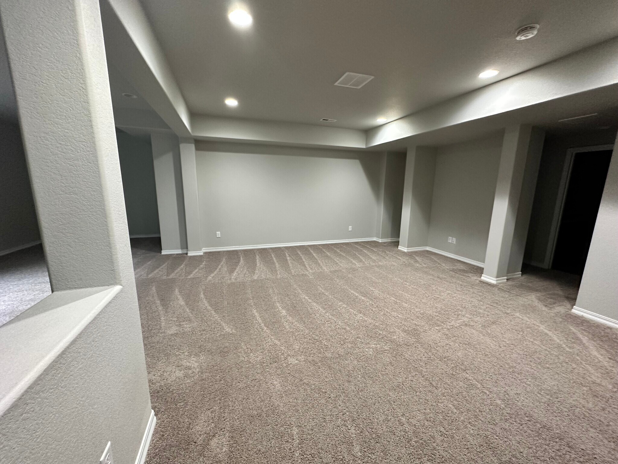 Building Photo - 17451 Leisure Lake Dr