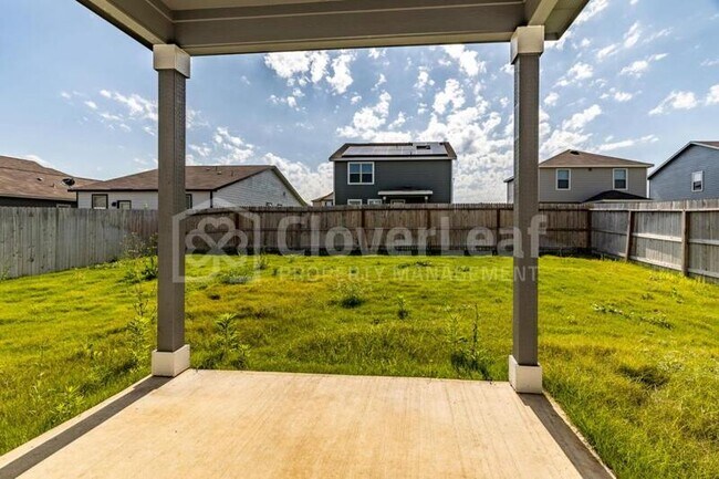 Building Photo - 2433 Ayers Dr