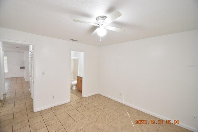 Building Photo - 6618 N Church Ave