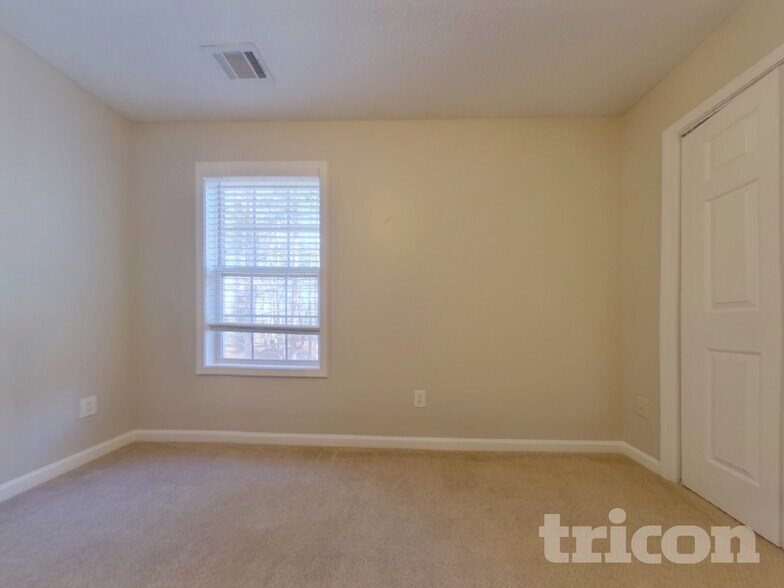 Building Photo - 129 Avery Way