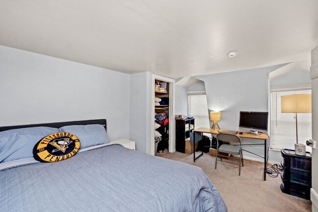 Building Photo - 131 Ulysses St