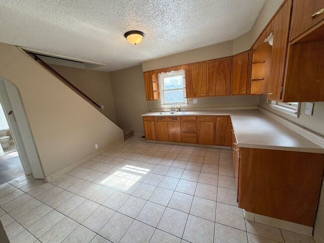 Building Photo - Two bedroom home on Weirton Heights