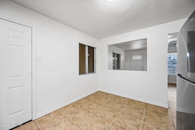 Building Photo - 4115 N 18th Dr