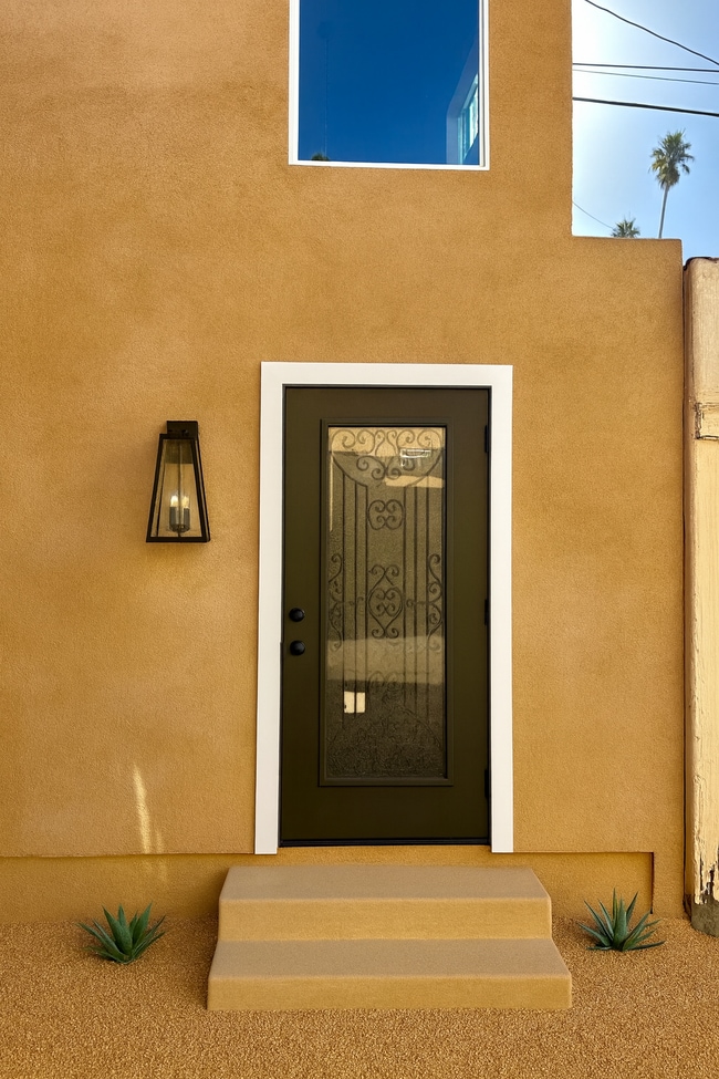 Building Photo - 1106 5th Ave