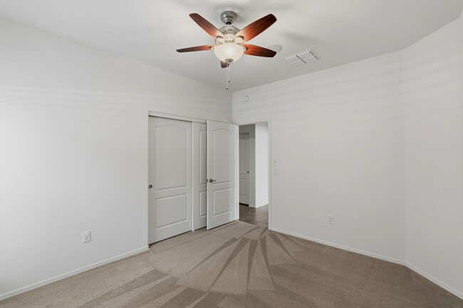 Building Photo - 677 W Pizzicato Ln
