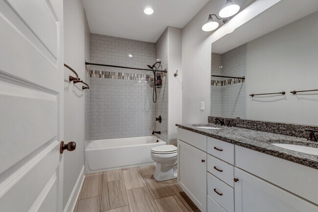 Building Photo - 1302A Stainback Ave