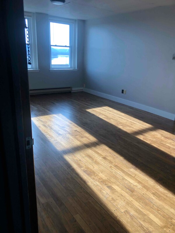 Building Photo - 16 N Hill St