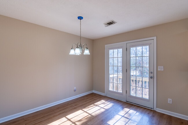 Building Photo - 700 Keyes Dr