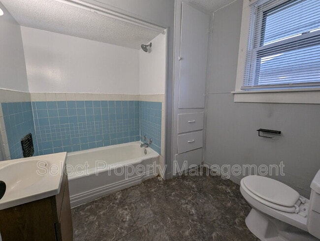 Building Photo - 3526 Smith St