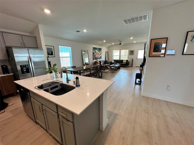 Building Photo - 9613 Oxbow Strap Dr