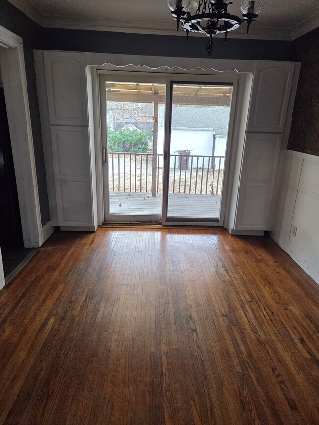 Building Photo - 1210 W Mac Queen Ave