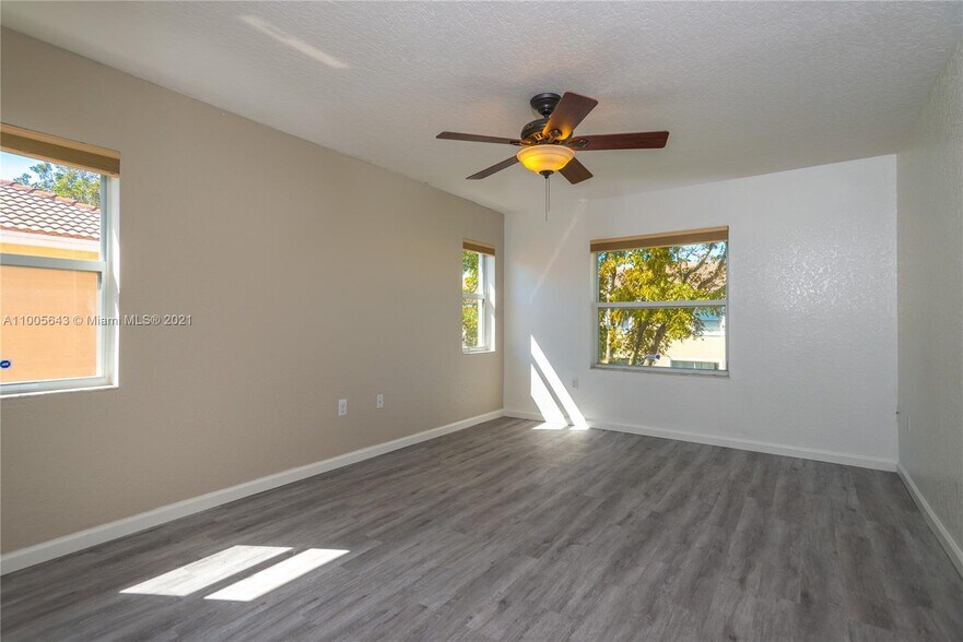 Building Photo - 6331 Landings Ter