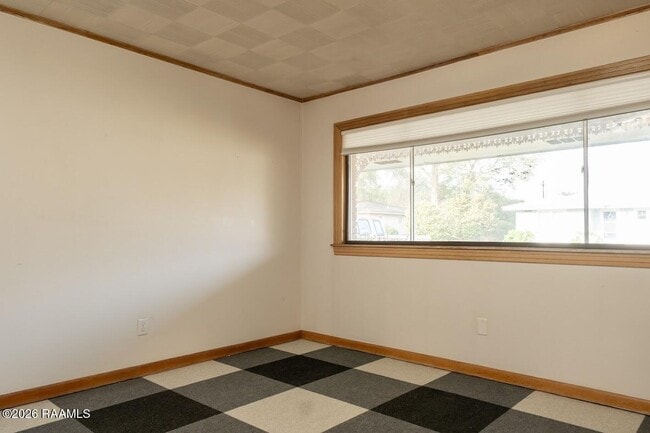 Building Photo - 118 S Demanade Blvd