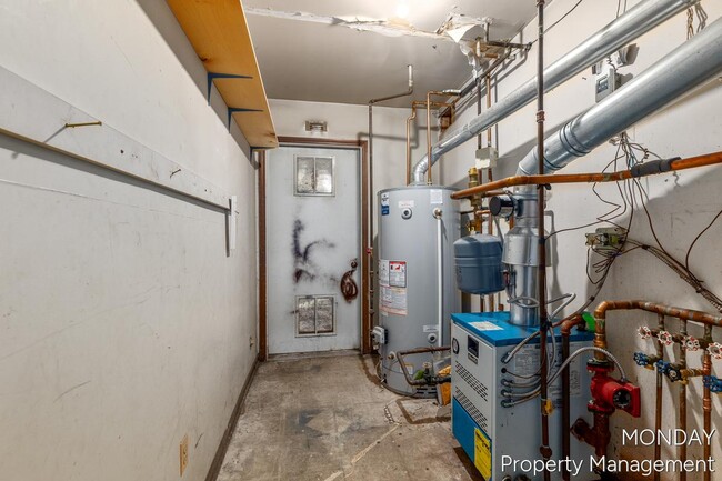 Building Photo - 143 Gaines St SE