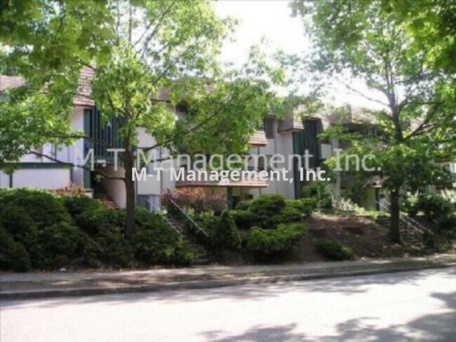 Primary Photo - 1611 W 6th Ave