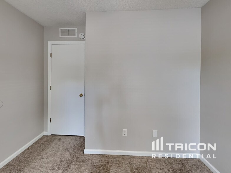 Building Photo - 161 Buck Run Way
